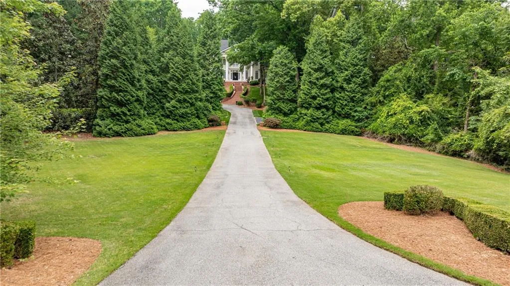 510 Londonberry Road, Atlanta, Georgia 30327, 6 Bedrooms Bedrooms, 0 ,4 BathroomsBathrooms,Residential,For Sale,510 Londonberry Road,7776286