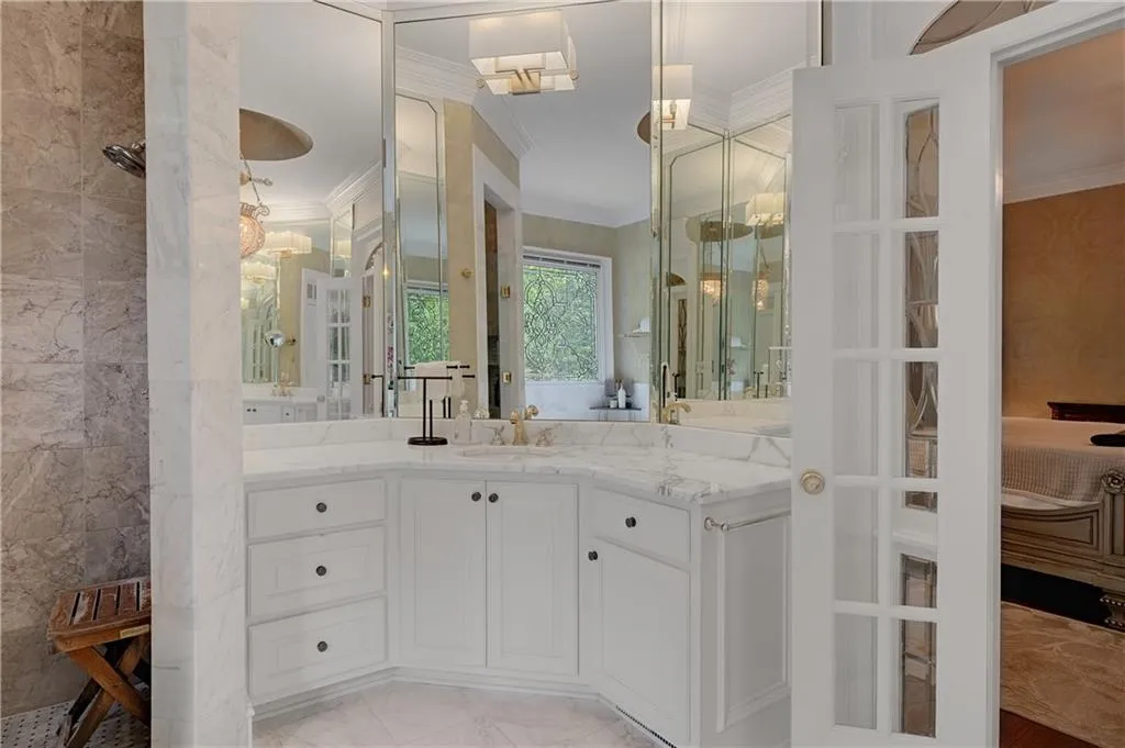 510 Londonberry Road, Atlanta, Georgia 30327, 6 Bedrooms Bedrooms, 0 ,4 BathroomsBathrooms,Residential,For Sale,510 Londonberry Road,7776286