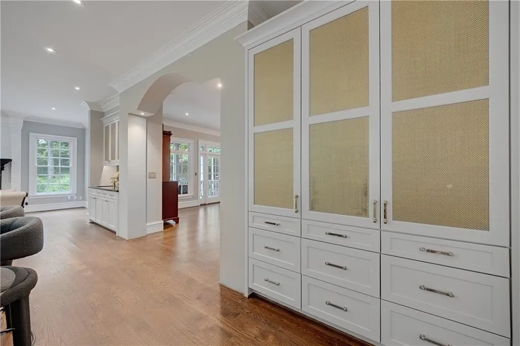 510 Londonberry Road, Atlanta, Georgia 30327, 6 Bedrooms Bedrooms, 0 ,4 BathroomsBathrooms,Residential,For Sale,510 Londonberry Road,7776286