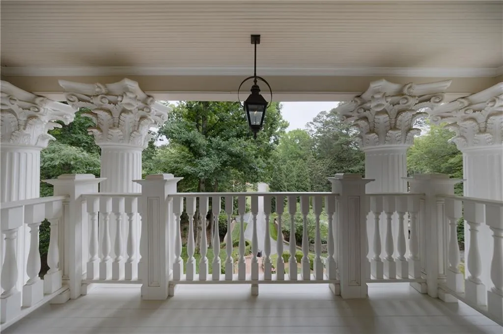 510 Londonberry Road, Atlanta, Georgia 30327, 6 Bedrooms Bedrooms, 0 ,4 BathroomsBathrooms,Residential,For Sale,510 Londonberry Road,7776286