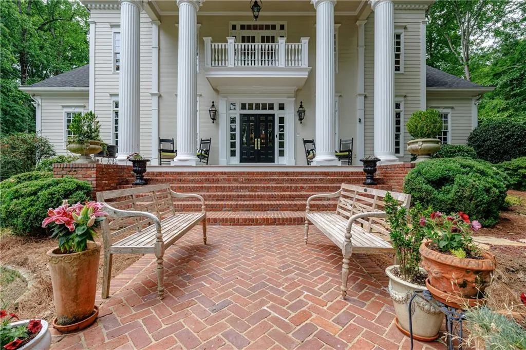 510 Londonberry Road, Atlanta, Georgia 30327, 6 Bedrooms Bedrooms, 0 ,4 BathroomsBathrooms,Residential,For Sale,510 Londonberry Road,7776286