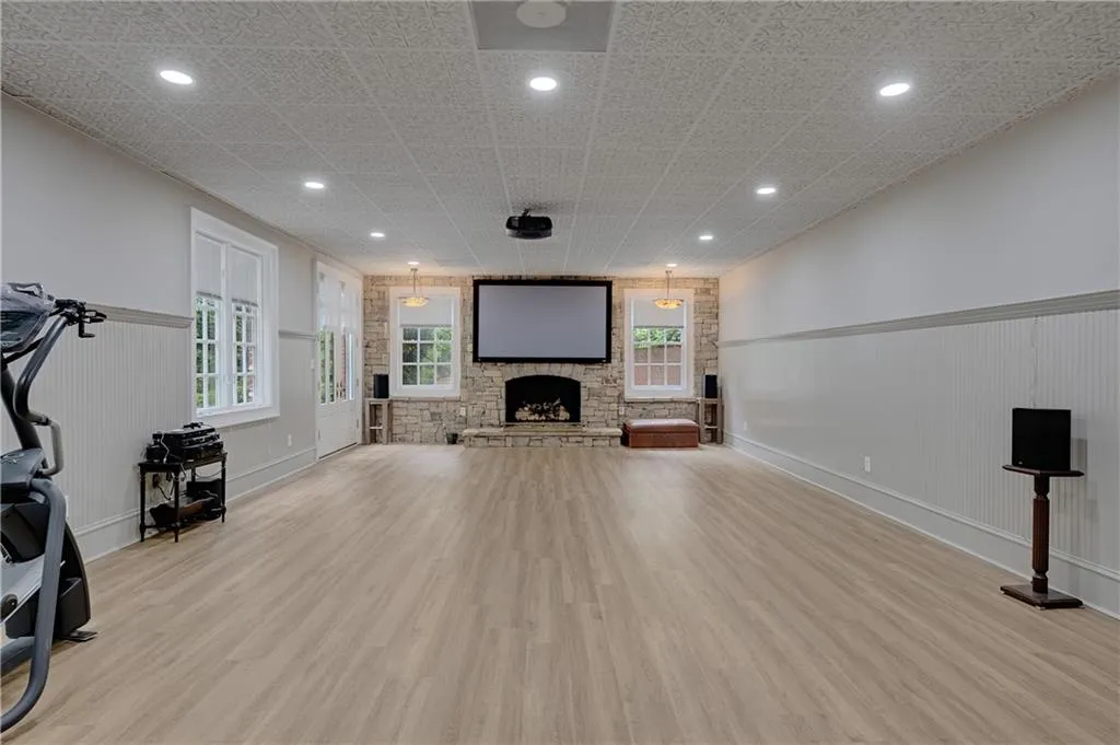 510 Londonberry Road, Atlanta, Georgia 30327, 6 Bedrooms Bedrooms, 0 ,4 BathroomsBathrooms,Residential,For Sale,510 Londonberry Road,7776286