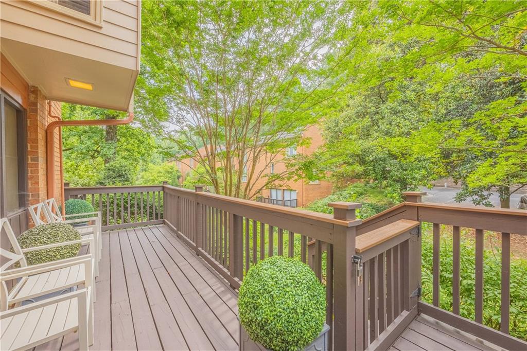 50 Willow Glen NE Unit 50, Atlanta, Georgia 30342, 3 Bedrooms Bedrooms, ,3 BathroomsBathrooms,Residential,Sold,50 Willow Glen NE Unit 50,7254404