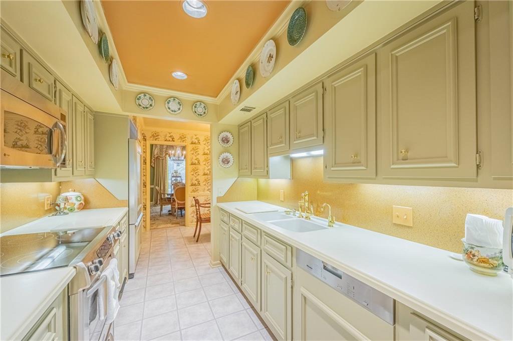 50 Willow Glen NE Unit 50, Atlanta, Georgia 30342, 3 Bedrooms Bedrooms, ,3 BathroomsBathrooms,Residential,Sold,50 Willow Glen NE Unit 50,7254404