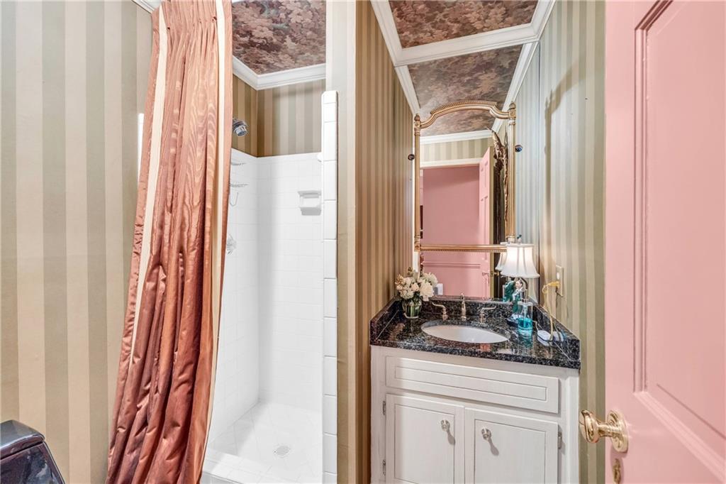 50 Willow Glen NE Unit 50, Atlanta, Georgia 30342, 3 Bedrooms Bedrooms, ,3 BathroomsBathrooms,Residential,Sold,50 Willow Glen NE Unit 50,7254404