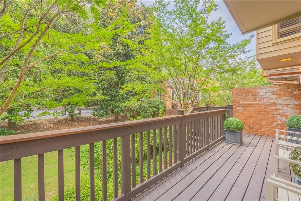 50 Willow Glen NE Unit 50, Atlanta, Georgia 30342, 3 Bedrooms Bedrooms, ,3 BathroomsBathrooms,Residential,Sold,50 Willow Glen NE Unit 50,7254404