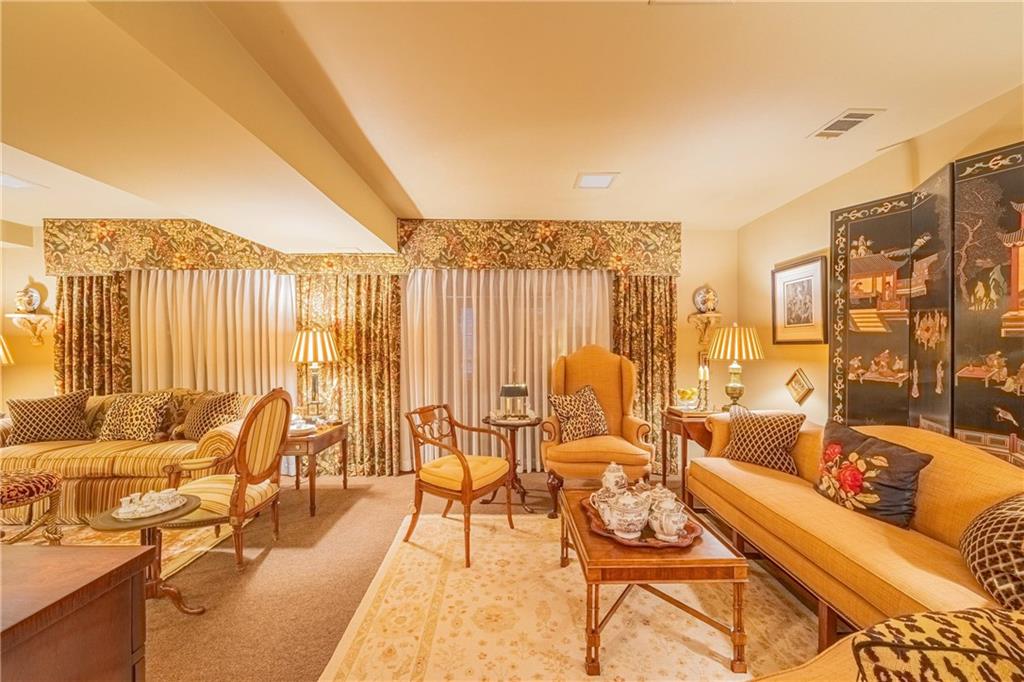 50 Willow Glen NE Unit 50, Atlanta, Georgia 30342, 3 Bedrooms Bedrooms, ,3 BathroomsBathrooms,Residential,Sold,50 Willow Glen NE Unit 50,7254404