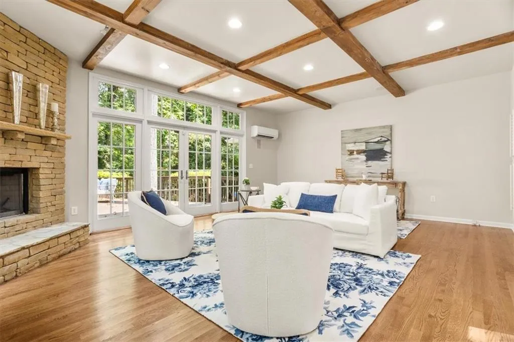 5114 N Ivy Road Ne, Atlanta, Georgia 30342, 4 Bedrooms Bedrooms, ,3 BathroomsBathrooms,Residential,For Sale,5114 N Ivy Road Ne,7658366