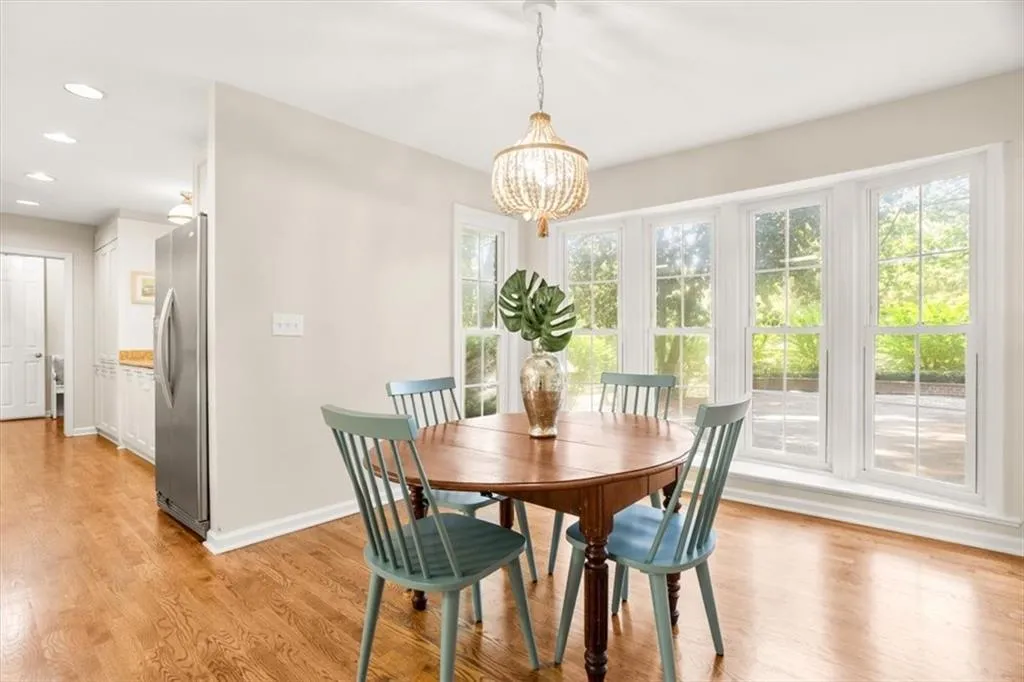 5114 N Ivy Road Ne, Atlanta, Georgia 30342, 4 Bedrooms Bedrooms, ,3 BathroomsBathrooms,Residential,For Sale,5114 N Ivy Road Ne,7658366