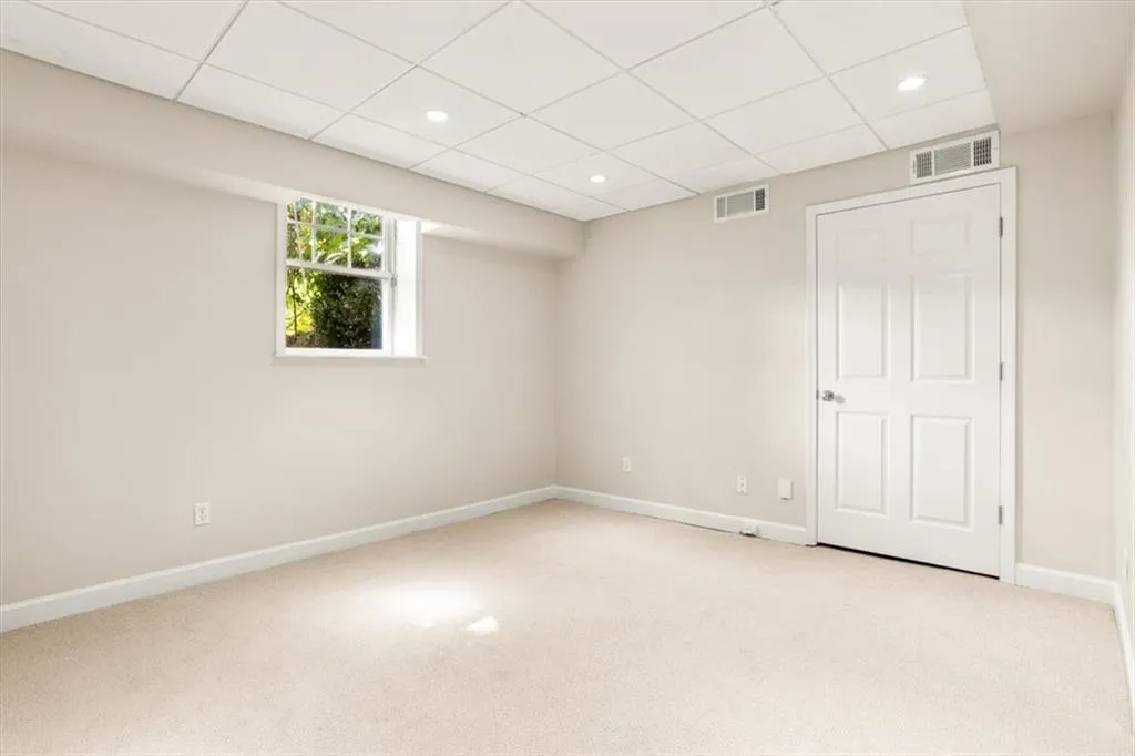 5114 N Ivy Road Ne, Atlanta, Georgia 30342, 4 Bedrooms Bedrooms, ,3 BathroomsBathrooms,Residential,For Sale,5114 N Ivy Road Ne,7658366