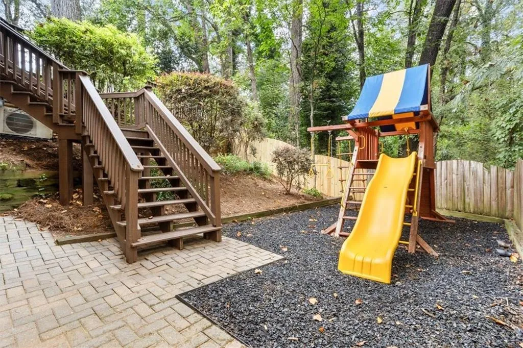 5114 N Ivy Road Ne, Atlanta, Georgia 30342, 4 Bedrooms Bedrooms, ,3 BathroomsBathrooms,Residential,For Sale,5114 N Ivy Road Ne,7658366