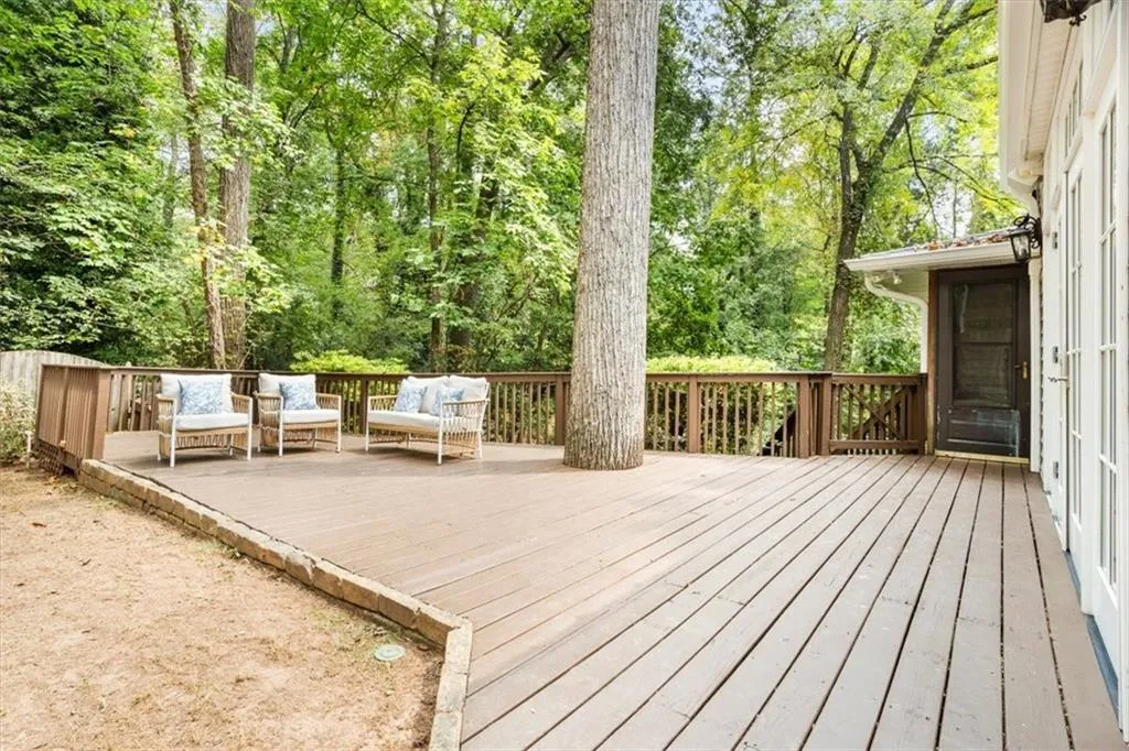 5114 N Ivy Road Ne, Atlanta, Georgia 30342, 4 Bedrooms Bedrooms, ,3 BathroomsBathrooms,Residential,For Sale,5114 N Ivy Road Ne,7658366