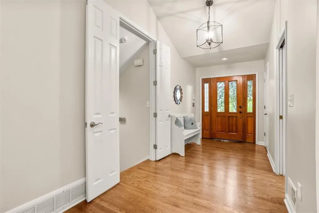 5114 N Ivy Road Ne, Atlanta, Georgia 30342, 4 Bedrooms Bedrooms, ,3 BathroomsBathrooms,Residential,For Sale,5114 N Ivy Road Ne,7658366