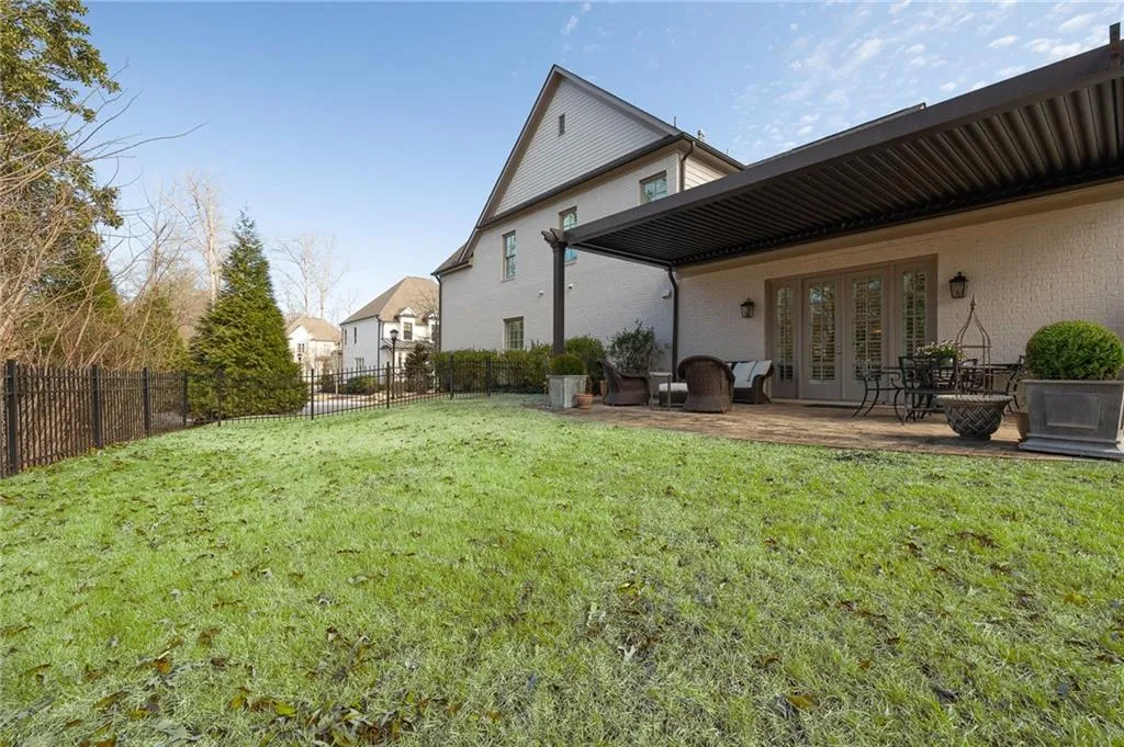 4774 Wieuca Road Ne, Atlanta, Georgia 30342, 4 Bedrooms Bedrooms, 0 ,4 BathroomsBathrooms,Residential,For Sale,4774 Wieuca Road Ne,7706369