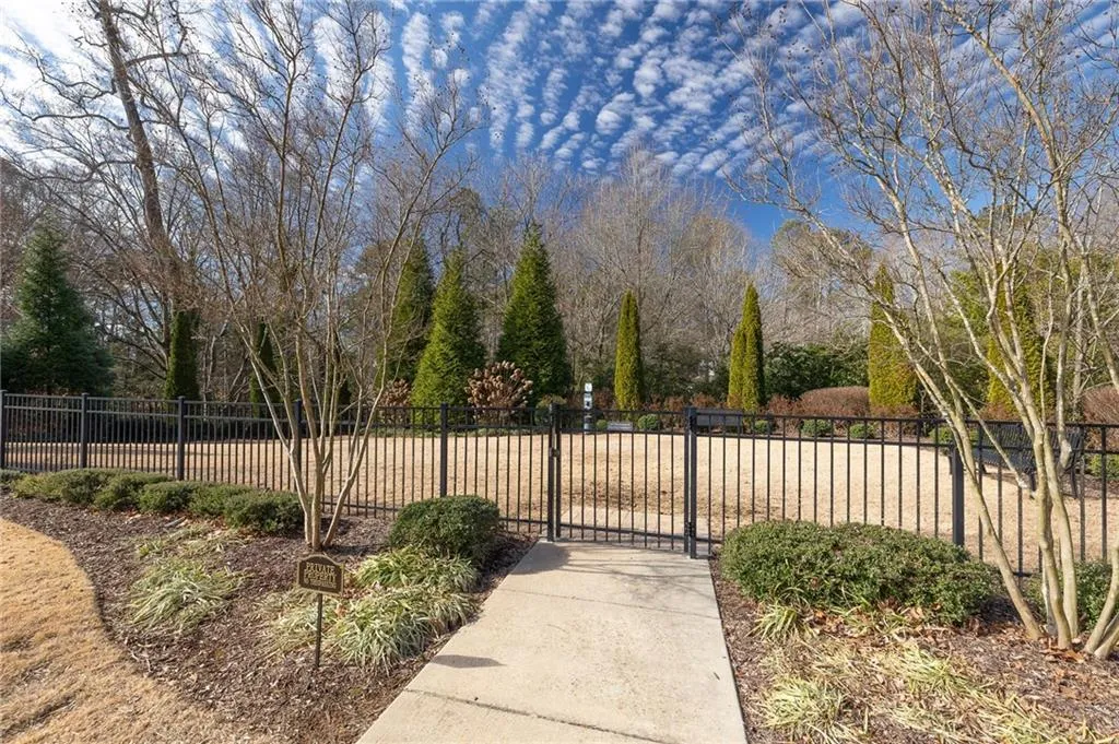 4774 Wieuca Road Ne, Atlanta, Georgia 30342, 4 Bedrooms Bedrooms, 0 ,4 BathroomsBathrooms,Residential,For Sale,4774 Wieuca Road Ne,7706369