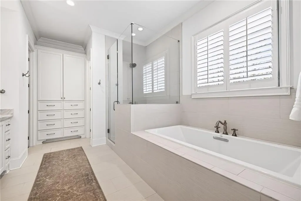 4774 Wieuca Road Ne, Atlanta, Georgia 30342, 4 Bedrooms Bedrooms, 0 ,4 BathroomsBathrooms,Residential,For Sale,4774 Wieuca Road Ne,7706369