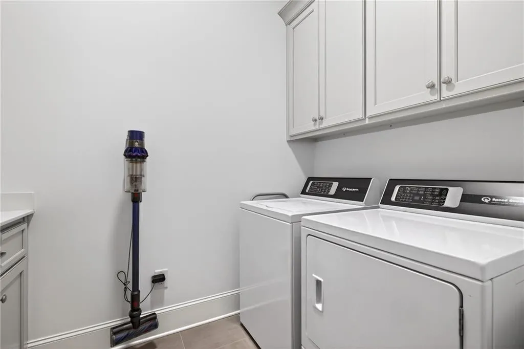 4774 Wieuca Road Ne, Atlanta, Georgia 30342, 4 Bedrooms Bedrooms, 0 ,4 BathroomsBathrooms,Residential,For Sale,4774 Wieuca Road Ne,7706369