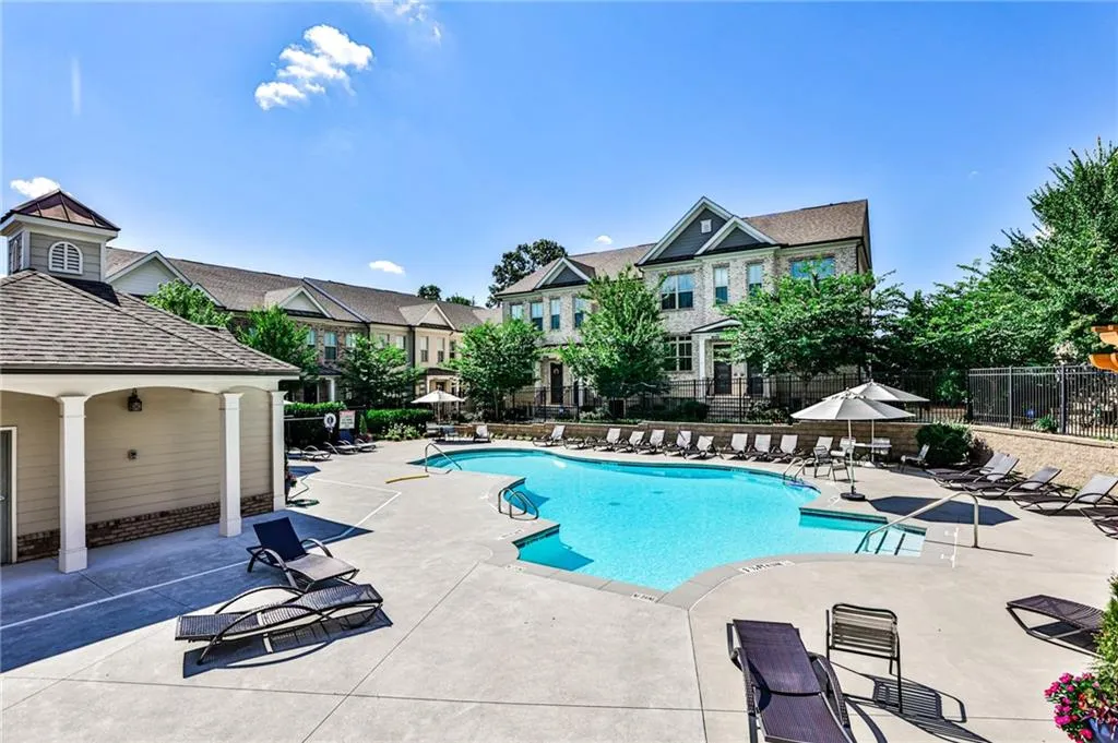 4213 Deming Circle, Atlanta, Georgia 30342, 2 Bedrooms Bedrooms, ,2 BathroomsBathrooms,Residential,Sold,4213 Deming Circle,7083715