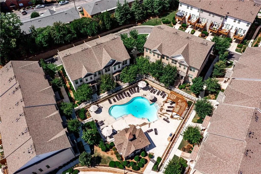4213 Deming Circle, Atlanta, Georgia 30342, 2 Bedrooms Bedrooms, ,2 BathroomsBathrooms,Residential,Sold,4213 Deming Circle,7083715