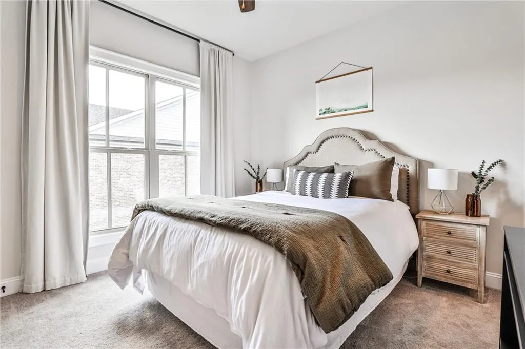 4213 Deming Circle, Atlanta, Georgia 30342, 2 Bedrooms Bedrooms, ,2 BathroomsBathrooms,Residential,Sold,4213 Deming Circle,7083715