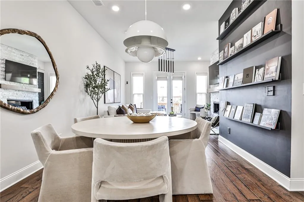 4213 Deming Circle, Atlanta, Georgia 30342, 2 Bedrooms Bedrooms, ,2 BathroomsBathrooms,Residential,Sold,4213 Deming Circle,7083715