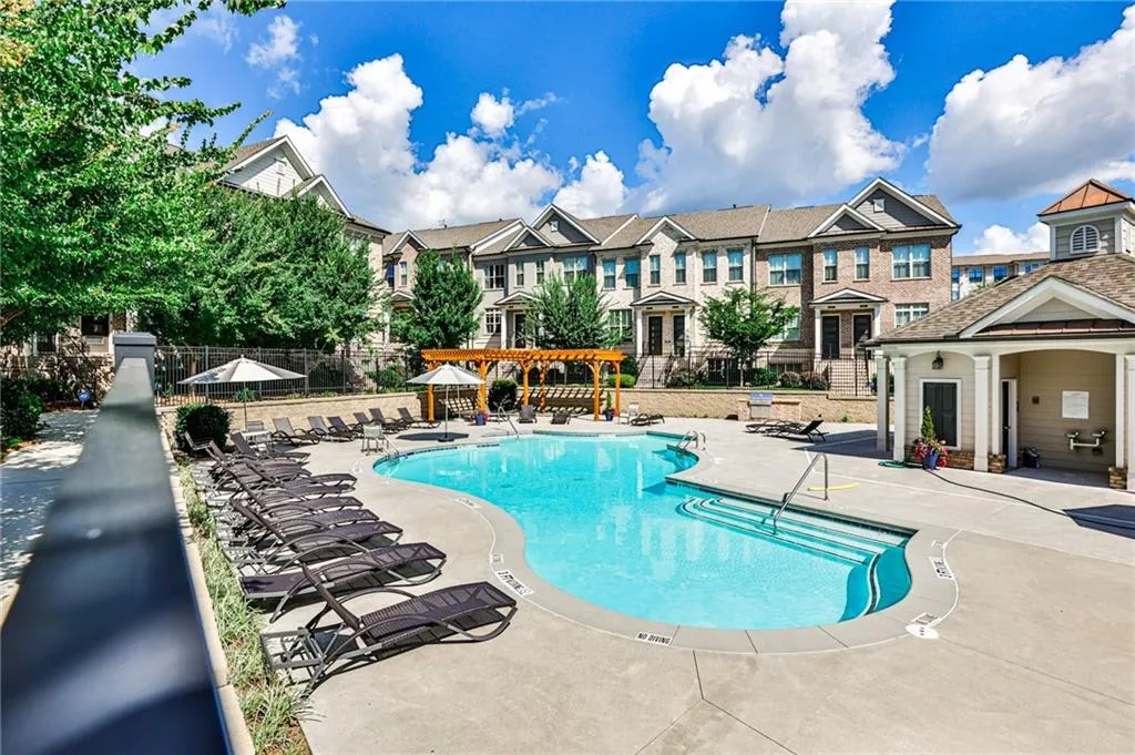 4213 Deming Circle, Atlanta, Georgia 30342, 2 Bedrooms Bedrooms, ,2 BathroomsBathrooms,Residential,Sold,4213 Deming Circle,7083715