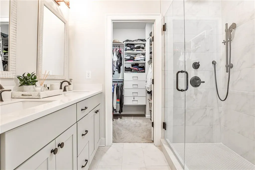 4213 Deming Circle, Atlanta, Georgia 30342, 2 Bedrooms Bedrooms, ,2 BathroomsBathrooms,Residential,Sold,4213 Deming Circle,7083715