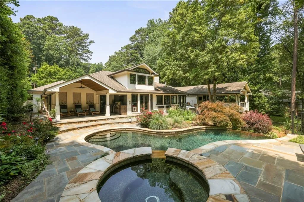 6145 Riverwood Drive, Sandy Springs, Georgia 30328, 6 Bedrooms Bedrooms, ,4 BathroomsBathrooms,Residential,Sold,6145 Riverwood Drive,7239291