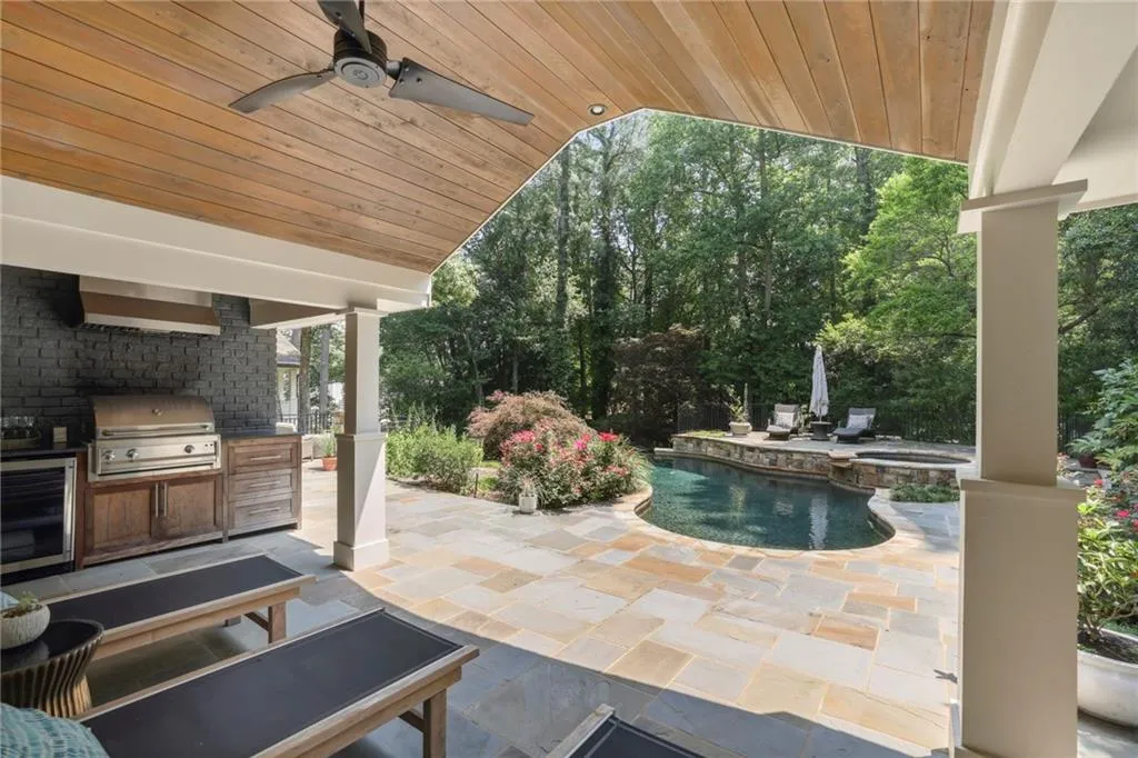6145 Riverwood Drive, Sandy Springs, Georgia 30328, 6 Bedrooms Bedrooms, ,4 BathroomsBathrooms,Residential,Sold,6145 Riverwood Drive,7239291