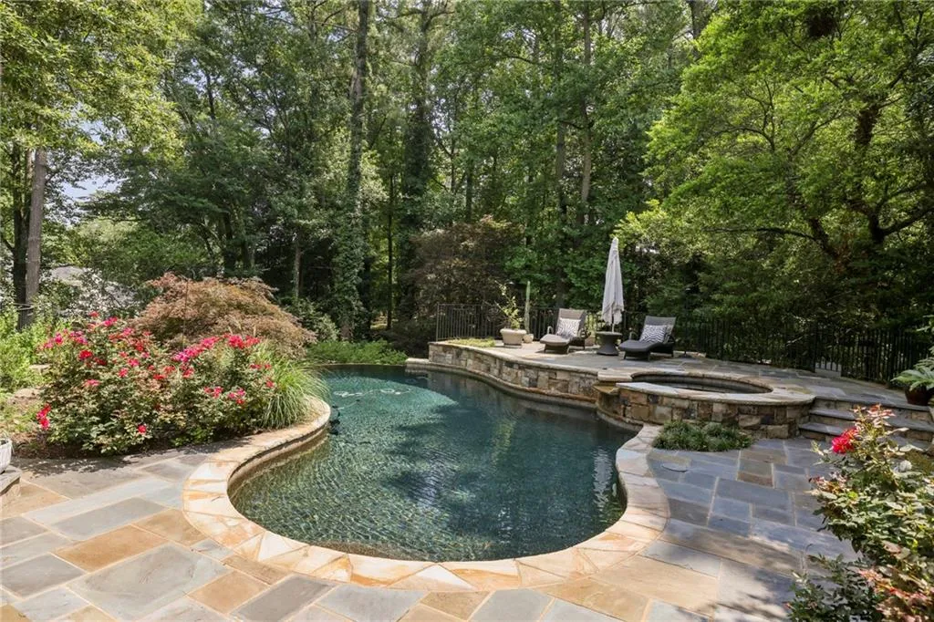6145 Riverwood Drive, Sandy Springs, Georgia 30328, 6 Bedrooms Bedrooms, ,4 BathroomsBathrooms,Residential,Sold,6145 Riverwood Drive,7239291