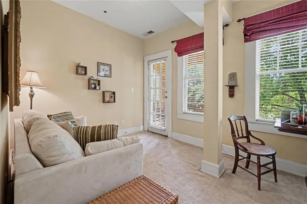 2855 Peachtree Road Ne Unit 205, Atlanta, Georgia 30305, 2 Bedrooms Bedrooms, 0 ,2 BathroomsBathrooms,Residential,For Sale,2855 Peachtree Road Ne Unit 205,7804147