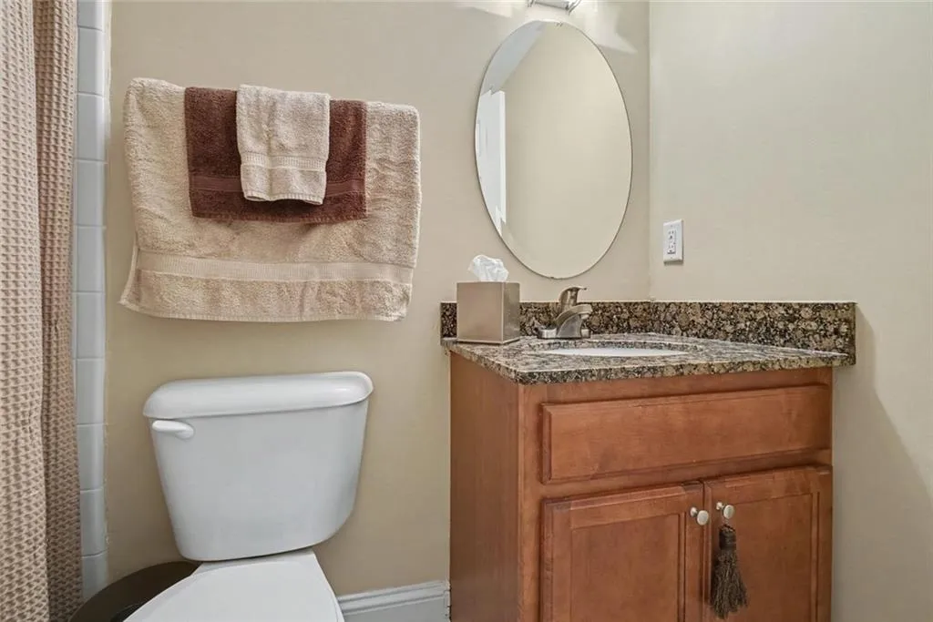 2855 Peachtree Road Ne Unit 205, Atlanta, Georgia 30305, 2 Bedrooms Bedrooms, 0 ,2 BathroomsBathrooms,Residential,For Sale,2855 Peachtree Road Ne Unit 205,7804147