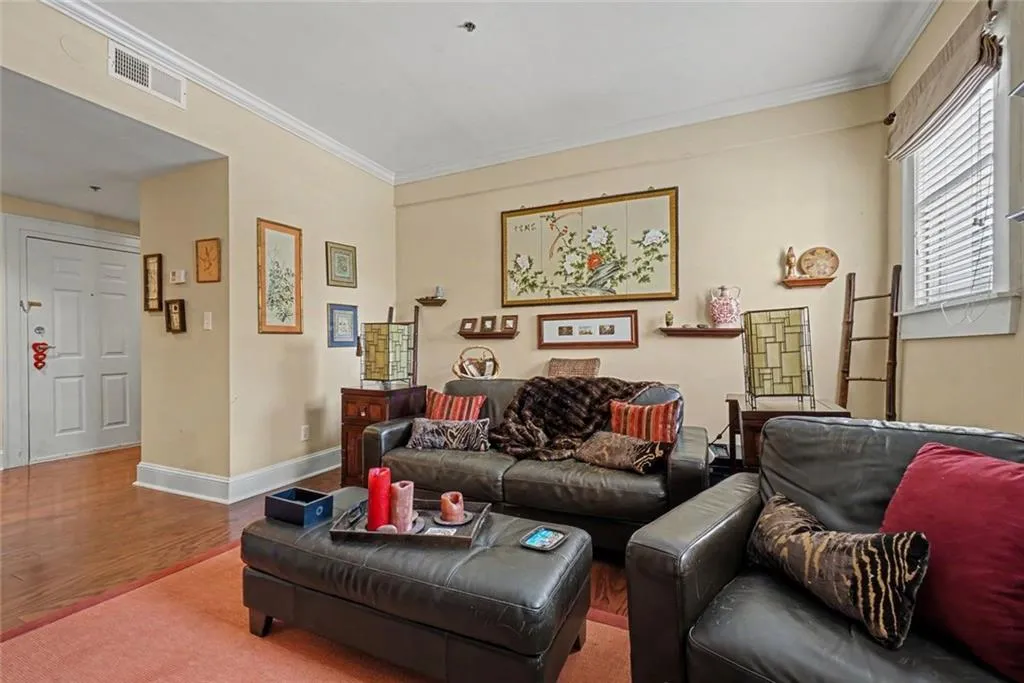 2855 Peachtree Road Ne Unit 205, Atlanta, Georgia 30305, 2 Bedrooms Bedrooms, 0 ,2 BathroomsBathrooms,Residential,For Sale,2855 Peachtree Road Ne Unit 205,7804147