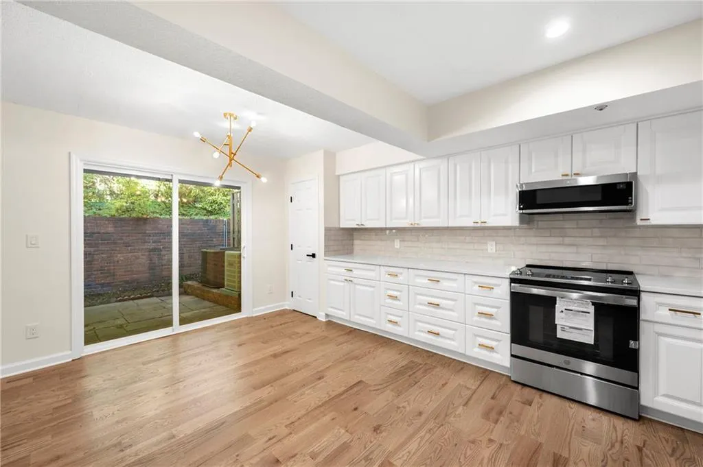 344 The Chace, Sandy Springs, Georgia 30328, 4 Bedrooms Bedrooms, ,3 BathroomsBathrooms,Residential,Sold,344 The Chace,7122206