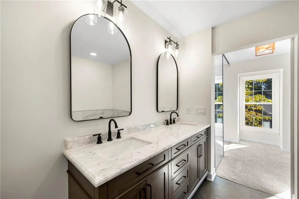 344 The Chace, Sandy Springs, Georgia 30328, 4 Bedrooms Bedrooms, ,3 BathroomsBathrooms,Residential,Sold,344 The Chace,7122206