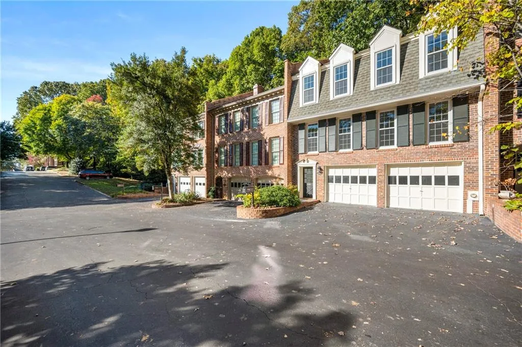 344 The Chace, Sandy Springs, Georgia 30328, 4 Bedrooms Bedrooms, ,3 BathroomsBathrooms,Residential,Sold,344 The Chace,7122206