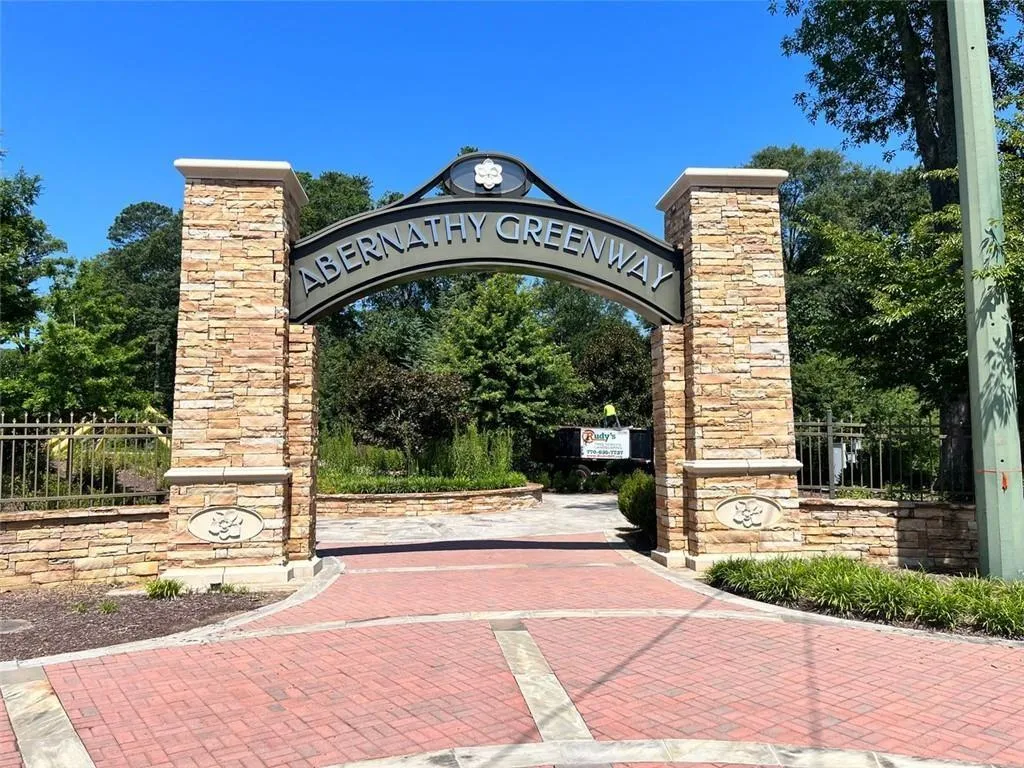 6700 Roswell Road Unit 31b, Atlanta, Georgia 30328, 2 Bedrooms Bedrooms, ,2 BathroomsBathrooms,Residential,For Sale,6700 Roswell Road Unit 31b,7737489