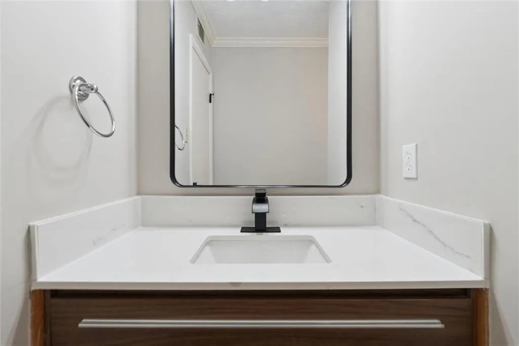 6700 Roswell Road Unit 31b, Atlanta, Georgia 30328, 2 Bedrooms Bedrooms, ,2 BathroomsBathrooms,Residential,For Sale,6700 Roswell Road Unit 31b,7737489