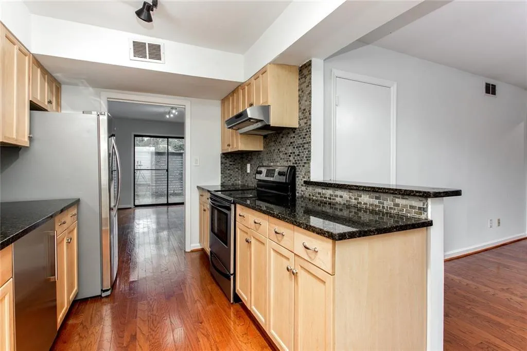 21 Forrest Place, Atlanta, Georgia 30328, 3 Bedrooms Bedrooms, ,3 BathroomsBathrooms,Residential,Sold,21 Forrest Place,6855332
