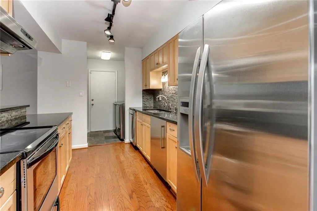21 Forrest Place, Atlanta, Georgia 30328, 3 Bedrooms Bedrooms, ,3 BathroomsBathrooms,Residential,Sold,21 Forrest Place,6855332