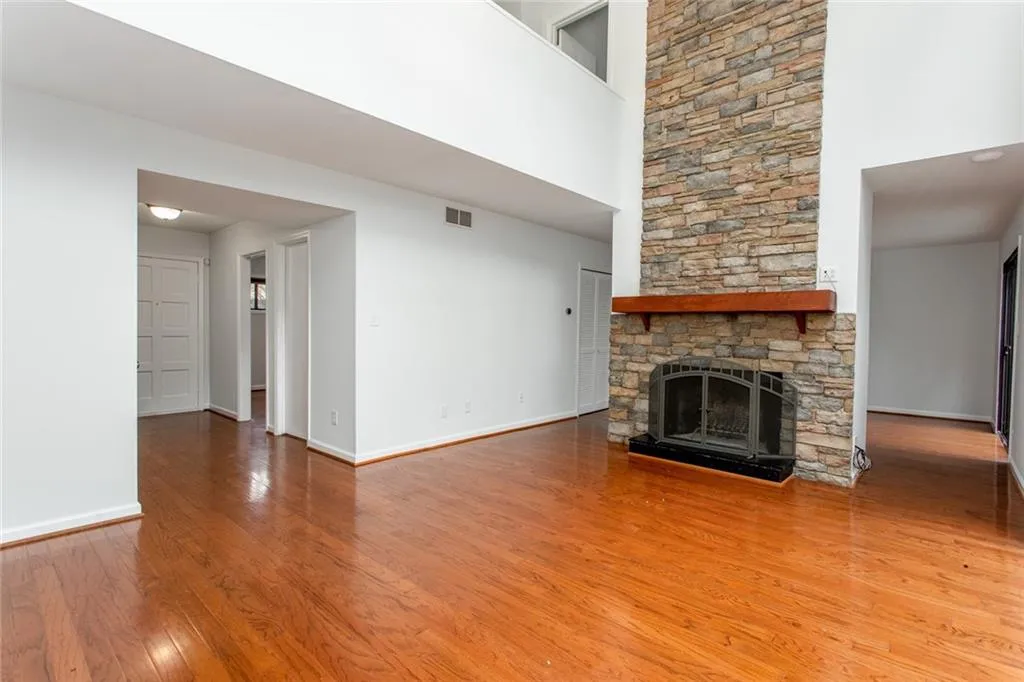 21 Forrest Place, Atlanta, Georgia 30328, 3 Bedrooms Bedrooms, ,3 BathroomsBathrooms,Residential,Sold,21 Forrest Place,6855332