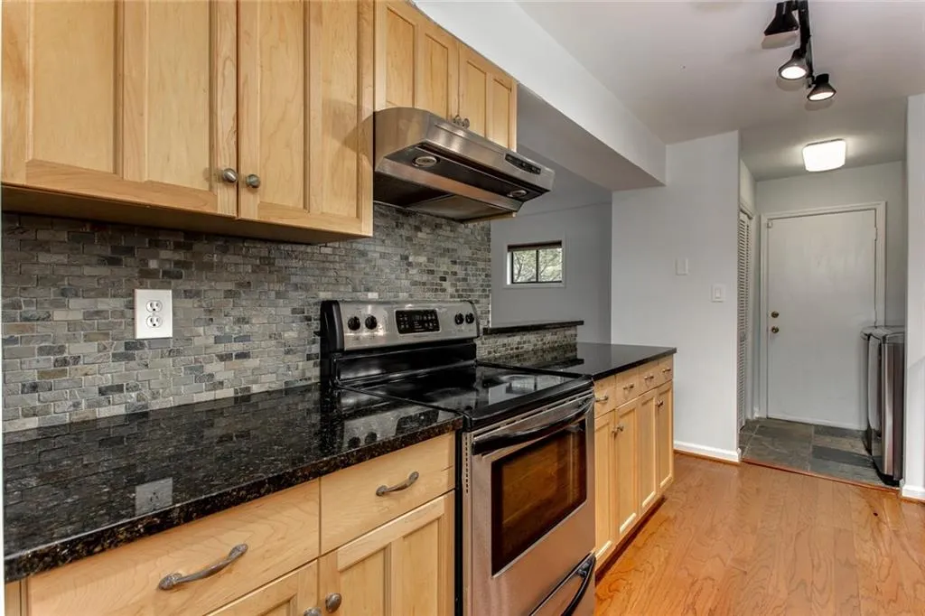 21 Forrest Place, Atlanta, Georgia 30328, 3 Bedrooms Bedrooms, ,3 BathroomsBathrooms,Residential,Sold,21 Forrest Place,6855332