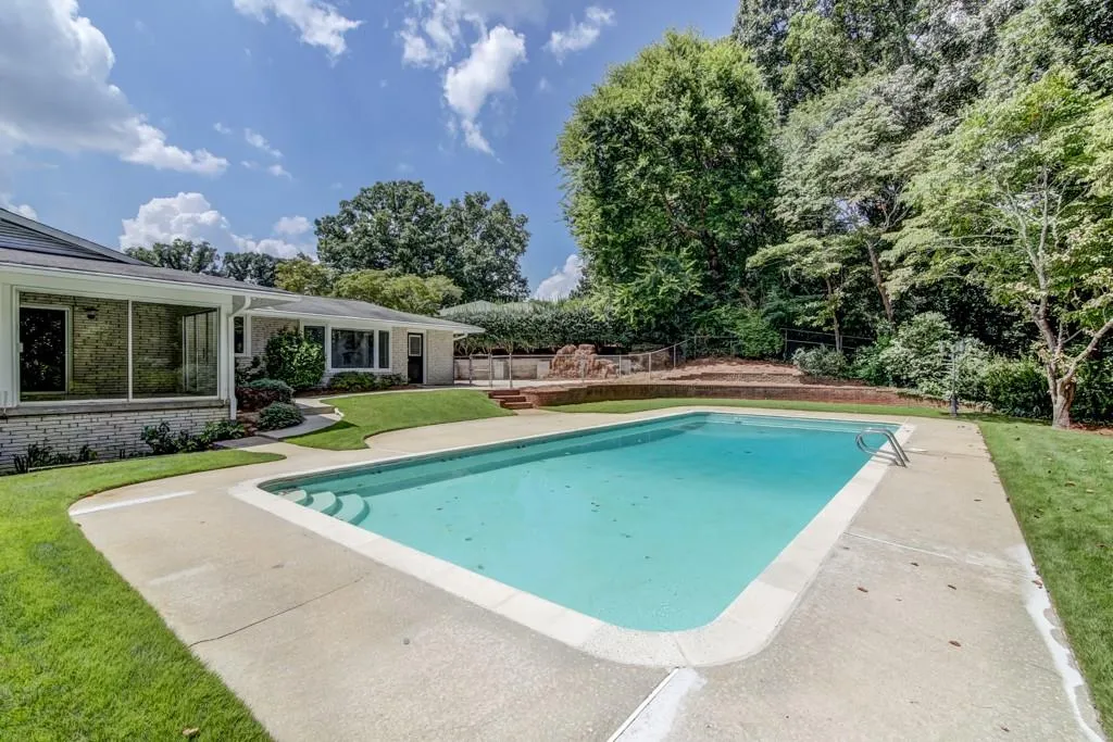 4785 Brinkley Lane, Sandy Springs, Georgia 30342, 5 Bedrooms Bedrooms, ,3 BathroomsBathrooms,Residential,Sold,4785 Brinkley Lane,6974317