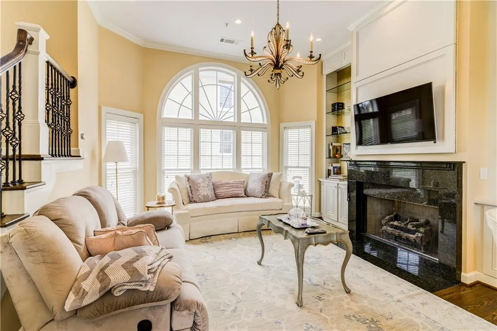 3541 Roswell Road Ne Unit 18, Atlanta, Georgia 30305, 2 Bedrooms Bedrooms, ,2 BathroomsBathrooms,Residential,Sold,3541 Roswell Road Ne Unit 18,5839610