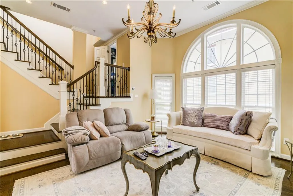 3541 Roswell Road Ne Unit 18, Atlanta, Georgia 30305, 2 Bedrooms Bedrooms, ,2 BathroomsBathrooms,Residential,Sold,3541 Roswell Road Ne Unit 18,5839610