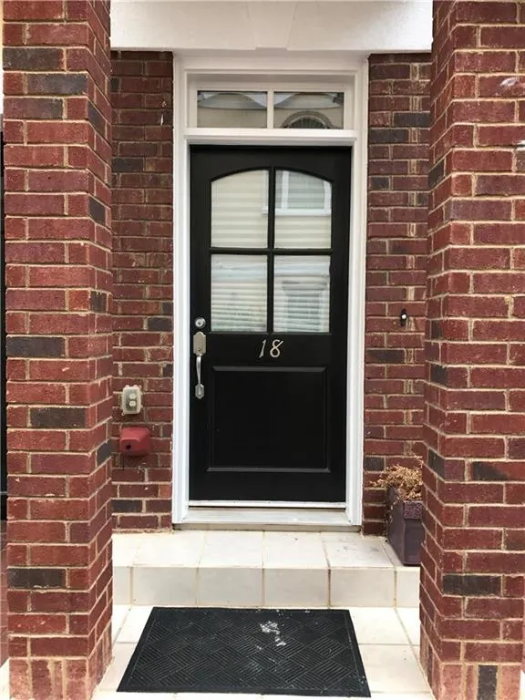 3541 Roswell Road Ne Unit 18, Atlanta, Georgia 30305, 2 Bedrooms Bedrooms, ,2 BathroomsBathrooms,Residential,Sold,3541 Roswell Road Ne Unit 18,5839610