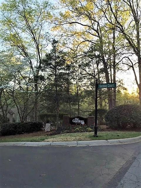 405 Garden Court, Atlanta, Georgia 30328, 3 Bedrooms Bedrooms, ,2 BathroomsBathrooms,Residential,Sold,405 Garden Court,5828797