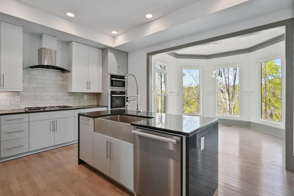 545 Cutwater Trail, Atlanta, Georgia 30328, 6 Bedrooms Bedrooms, ,6 BathroomsBathrooms,Residential,Sold,545 Cutwater Trail,7033120