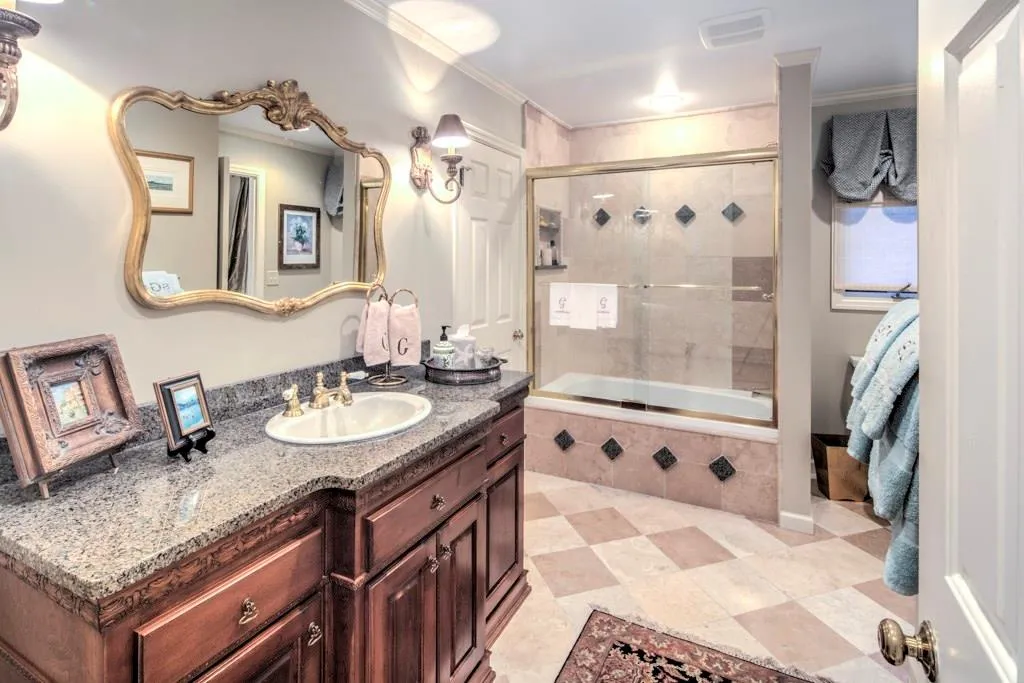 480 Forestdale Drive, Atlanta, Georgia 30342, 5 Bedrooms Bedrooms, ,3 BathroomsBathrooms,Residential,Sold,480 Forestdale Drive,5948895