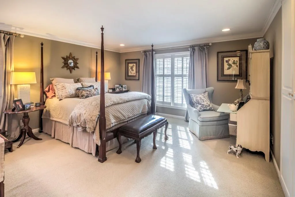 480 Forestdale Drive, Atlanta, Georgia 30342, 5 Bedrooms Bedrooms, ,3 BathroomsBathrooms,Residential,Sold,480 Forestdale Drive,5948895
